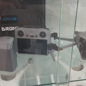Drone Dji Mavic AIR 3 con 3 Batterie e Radiocomando con schermo integrato USATO IN OTTIME CONDIZIONI 1