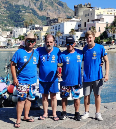 ISCHIA, GRANDE ESORDIO PER IL VESUVIO FISHING CLUB: TERZO POSTO ALLA PRIMA TAPPA DEL CAMPIONATO PROVINCIALE DI TRAINA D’ALTURA